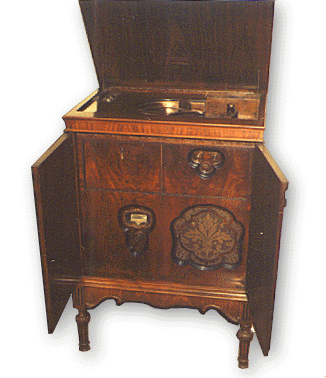 We love the 1931 Model 42 Brunswick Automatic Panatrope.